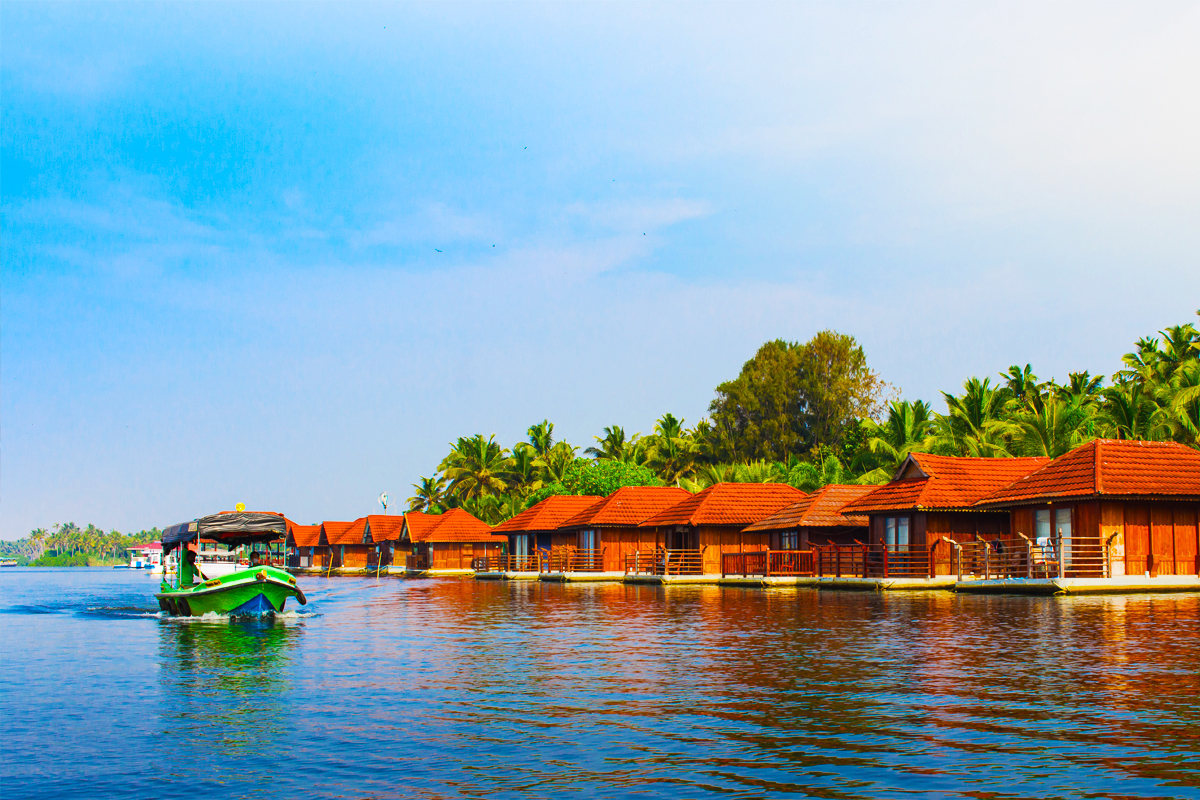 beach resorts in poovar island